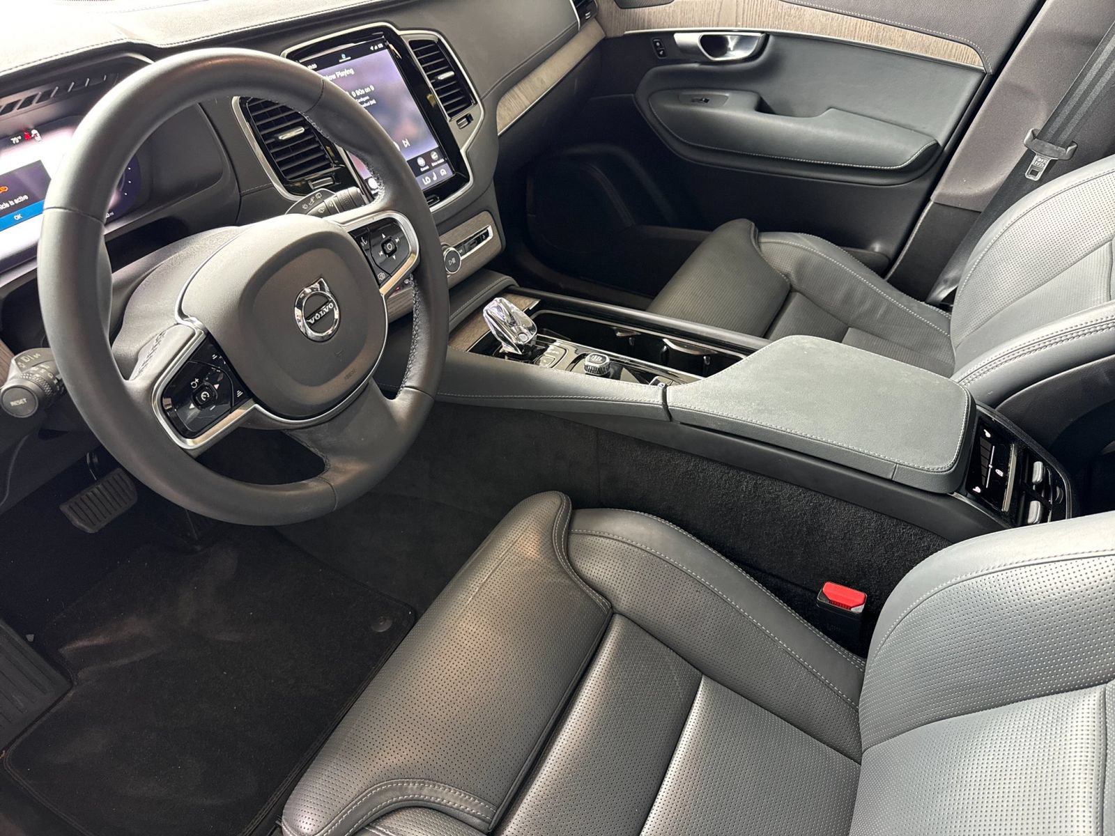 Certified 2024 Volvo XC90 T8 Ultimate AWD/4WD image 16