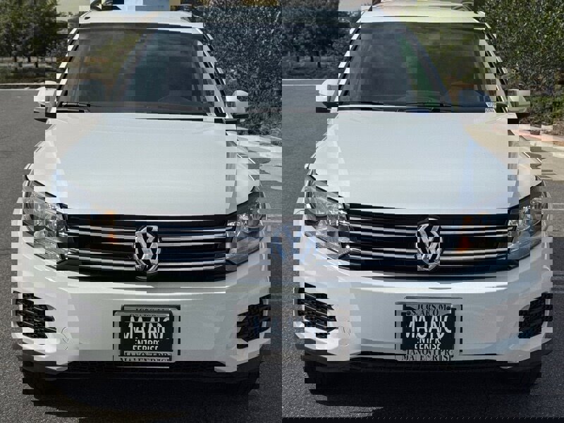 Used 2016 Volkswagen Tiguan S image 10