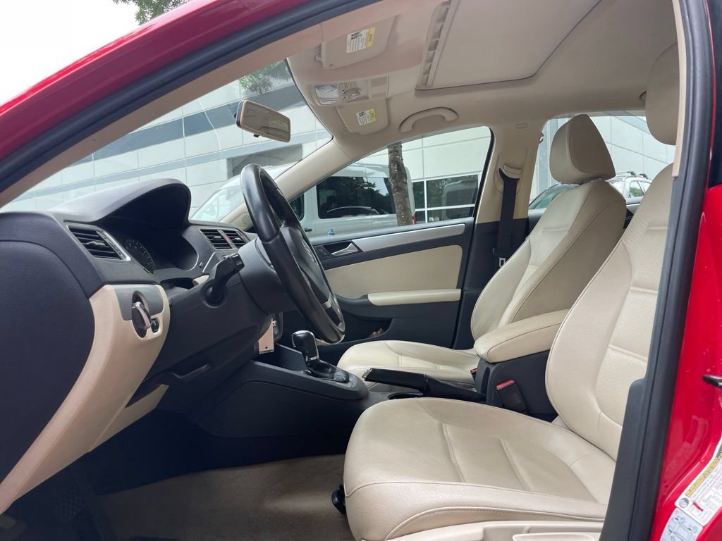 Used 2013 Volkswagen Jetta SE FWD image 16