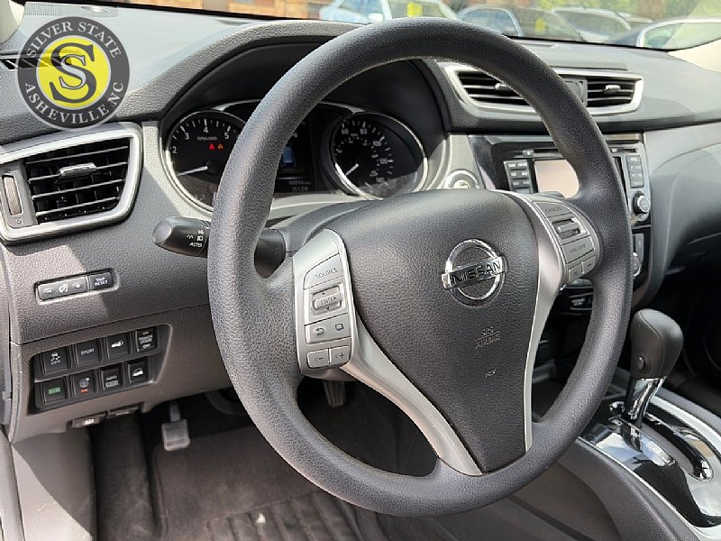 Used 2015 Nissan Rogue SV w/ SV Premium Package AWD/4WD image 21