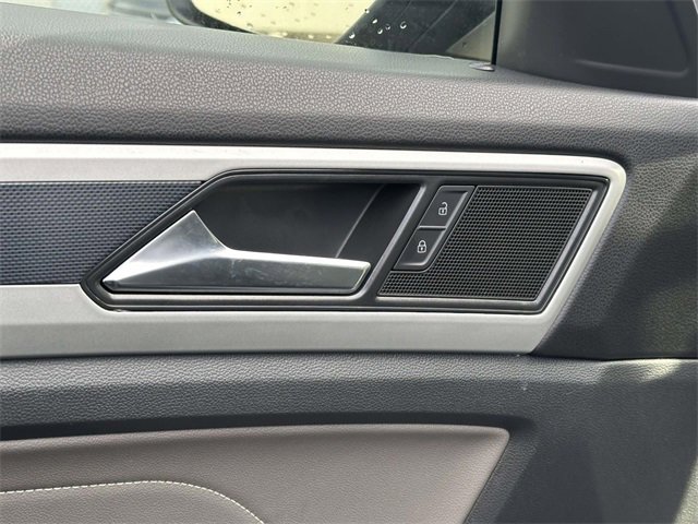 Certified 2021 Volkswagen Atlas Cross Sport SE image 18