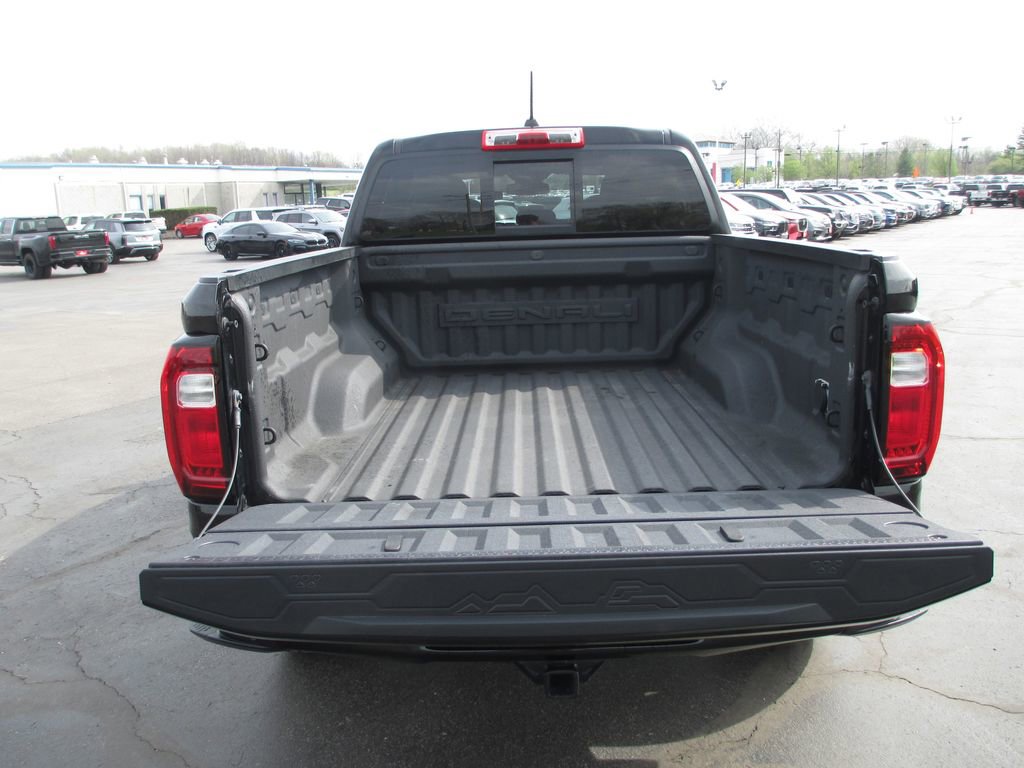 Used 2023 GMC Canyon Denali image 8
