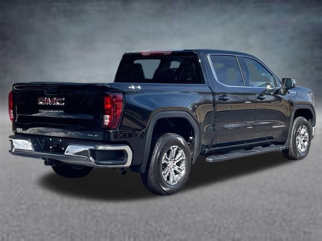 New 2026 GMC Sierra 1500 SLE image 3