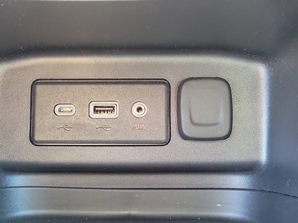Used 2024 Chevrolet Equinox LS w/ LS Convenience Package AWD/4WD image 28