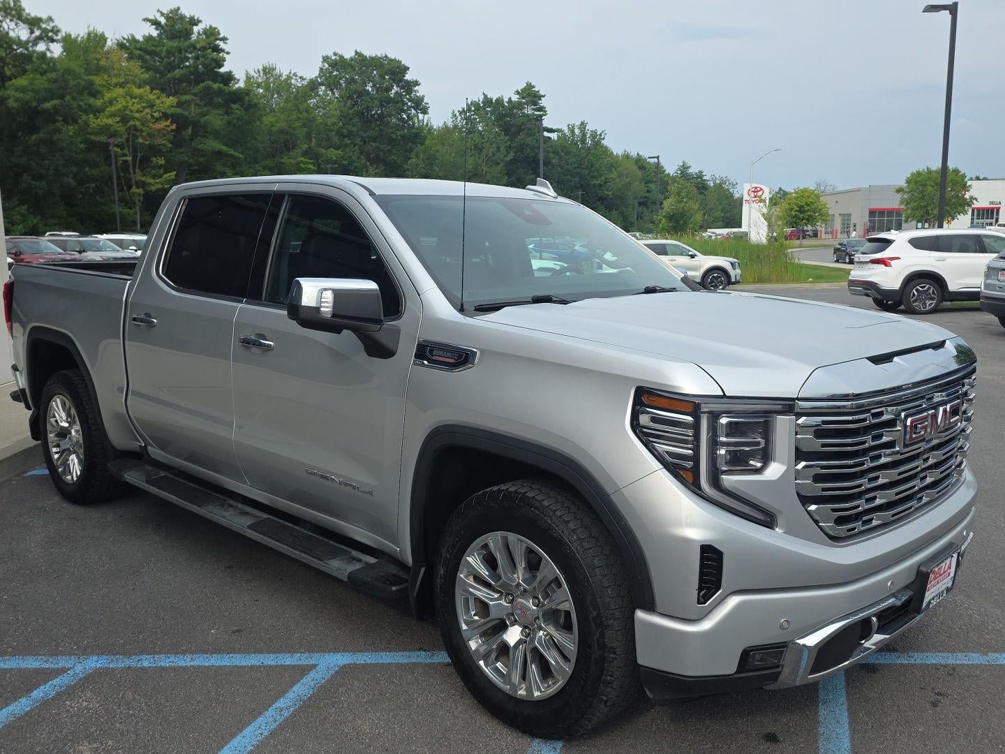 Used 2022 GMC Sierra 1500 Denali w/ Technology Package AWD/4WD image 13