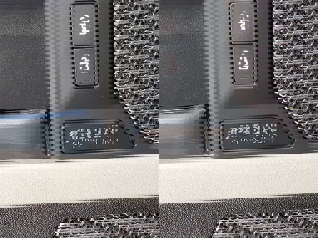 Used 2022 Land Rover Defender 110 SE image 29