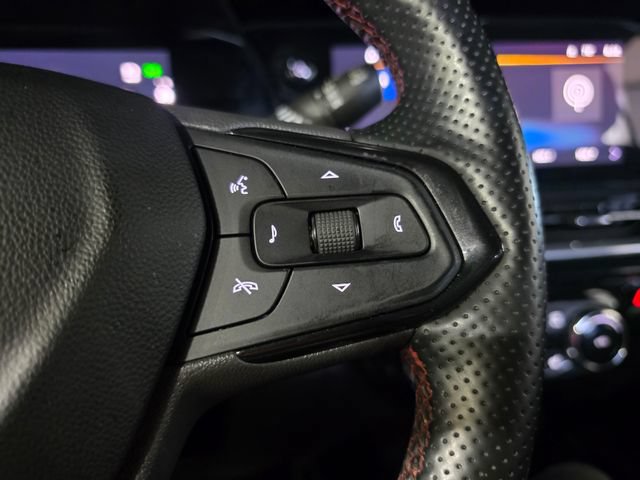 Used 2024 Chevrolet Trax RS w/ Sunroof Package FWD image 31