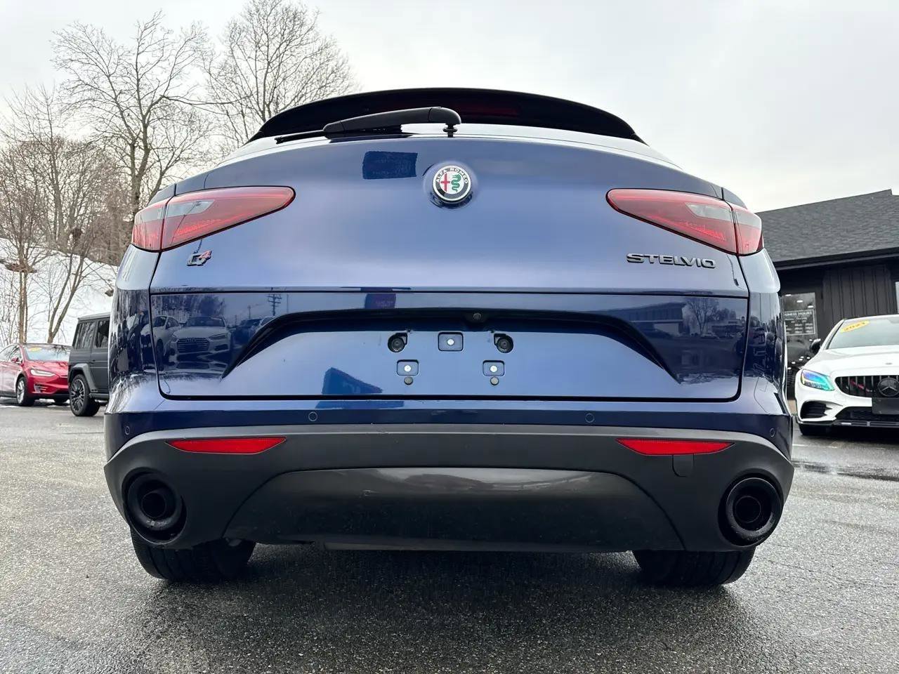 Used 2020 Alfa Romeo Stelvio AWD w/ Nero Edizione image 14