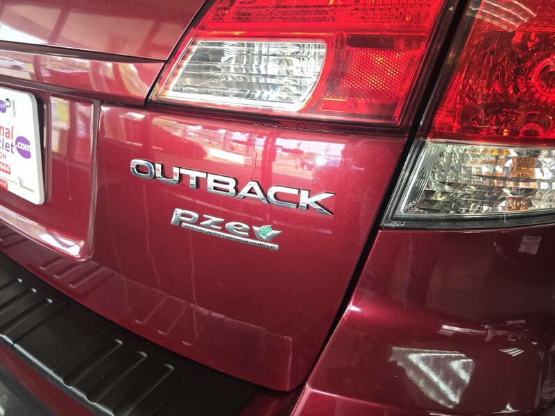 Used 2011 Subaru Outback 2.5i Premium AWD/4WD image 28