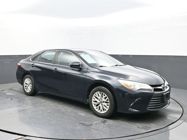 Used 2016 Toyota Camry LE image 7