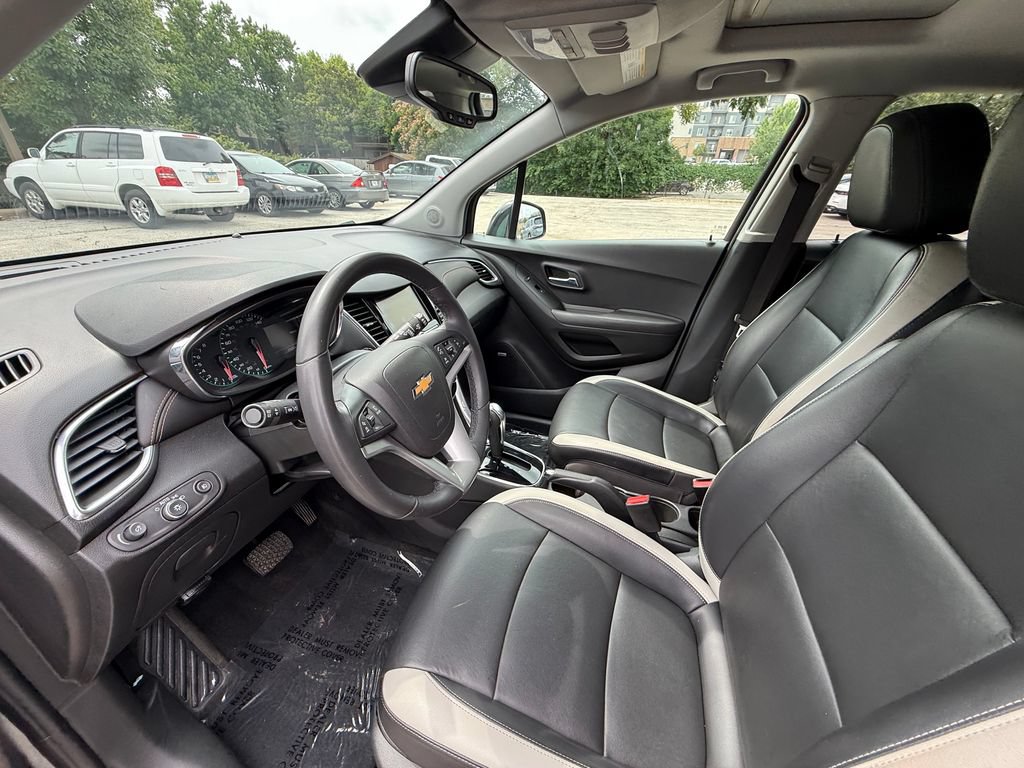 Used 2018 Chevrolet Trax Premier w/ Midnight Edition FWD image 9