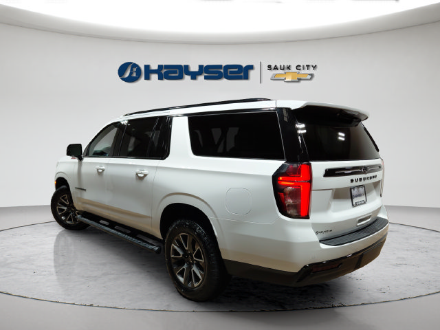 Certified 2024 Chevrolet Suburban Z71 w/ Luxury Package AWD/4WD image 5