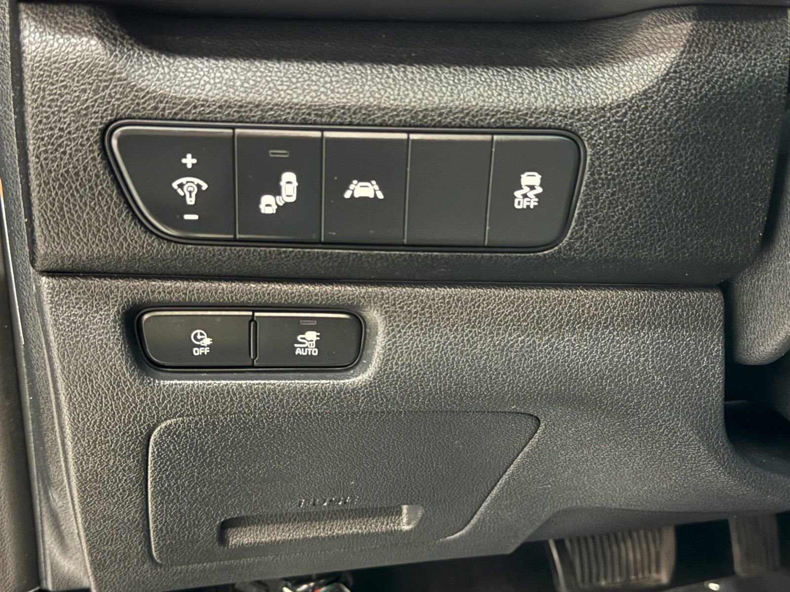 Used 2022 Kia Niro EX w/ Cold Weather Package image 27