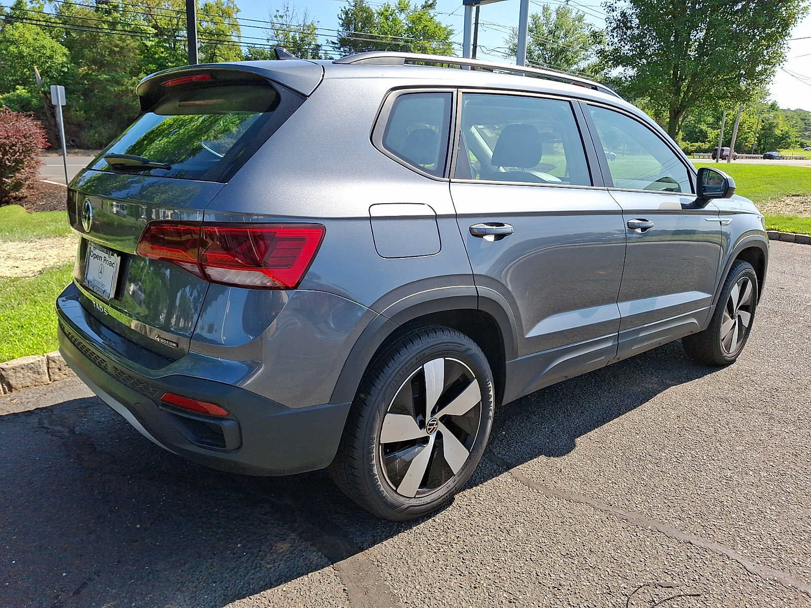Used 2023 Volkswagen Taos S w/ Driver Assistance Package AWD/4WD image 6