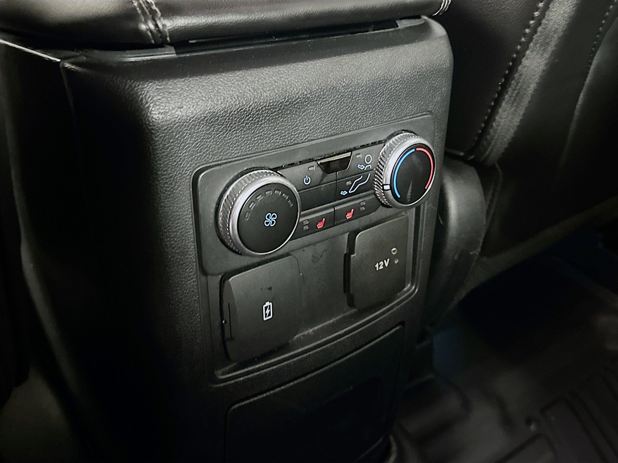 Used 2022 Ford Explorer Limited image 27