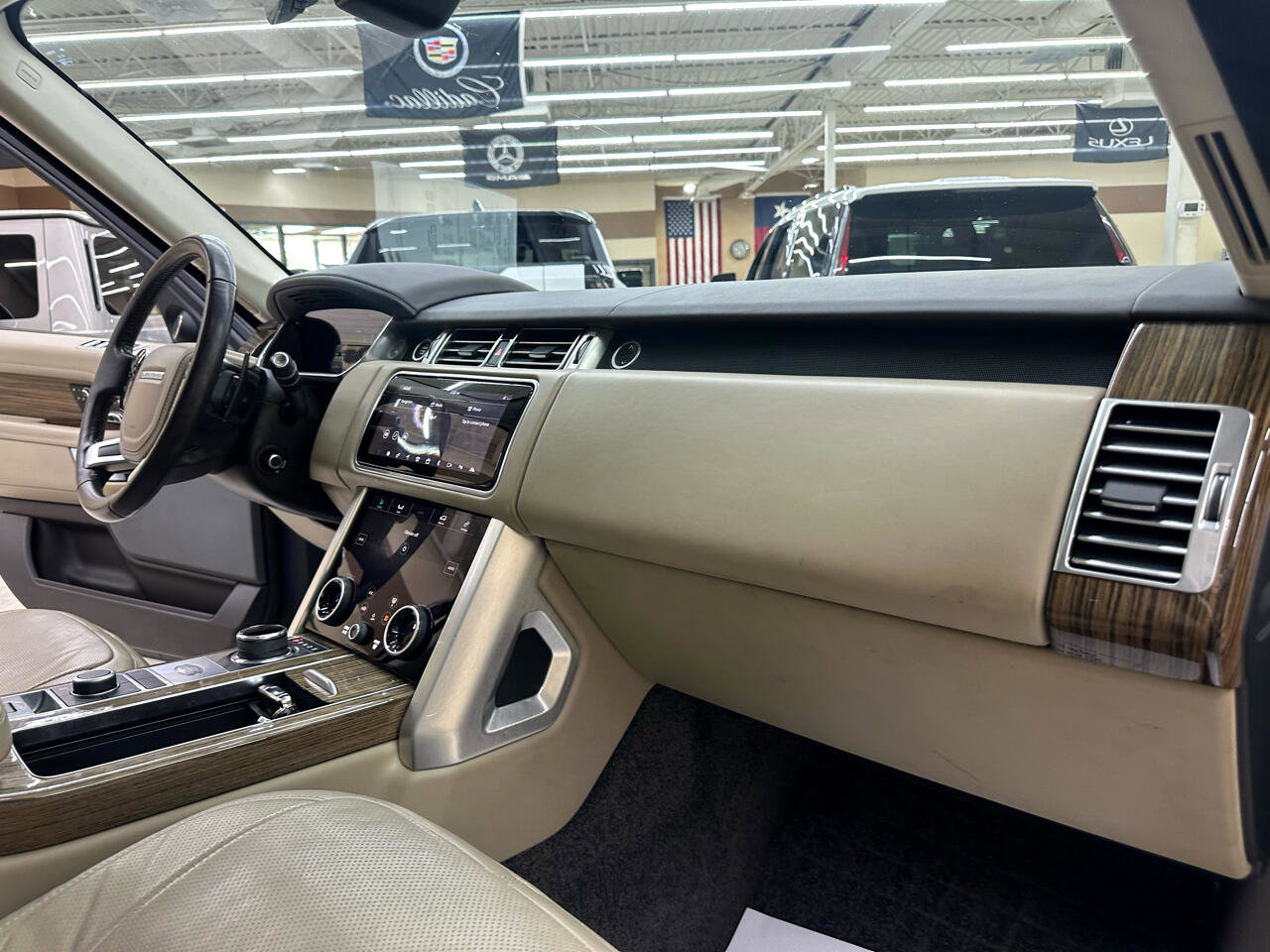 Used 2018 Land Rover Range Rover Supercharged image 43