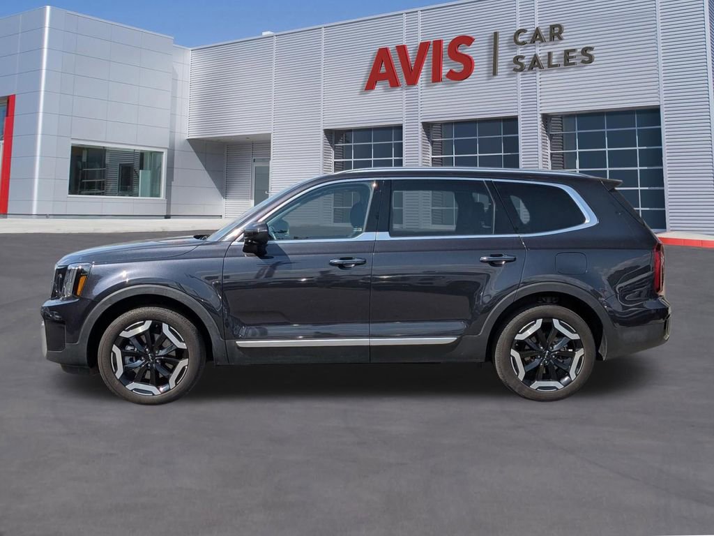 Used 2025 Kia Telluride S image 10