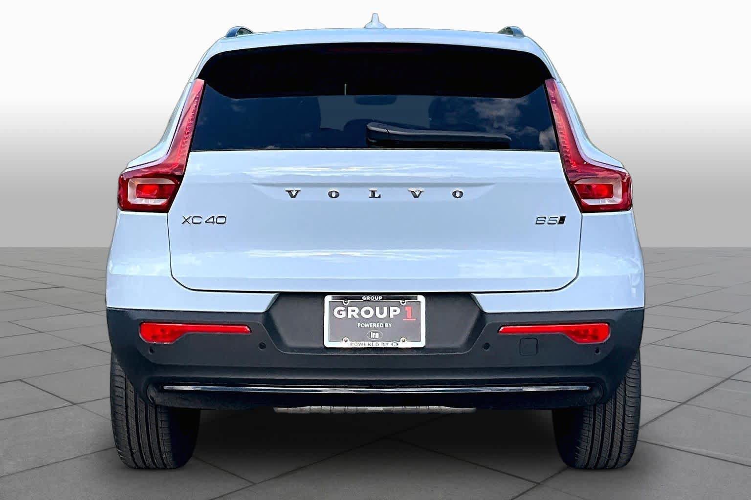 New 2026 Volvo XC40 B5 Plus w/ Protection Package Premier AWD/4WD image 4