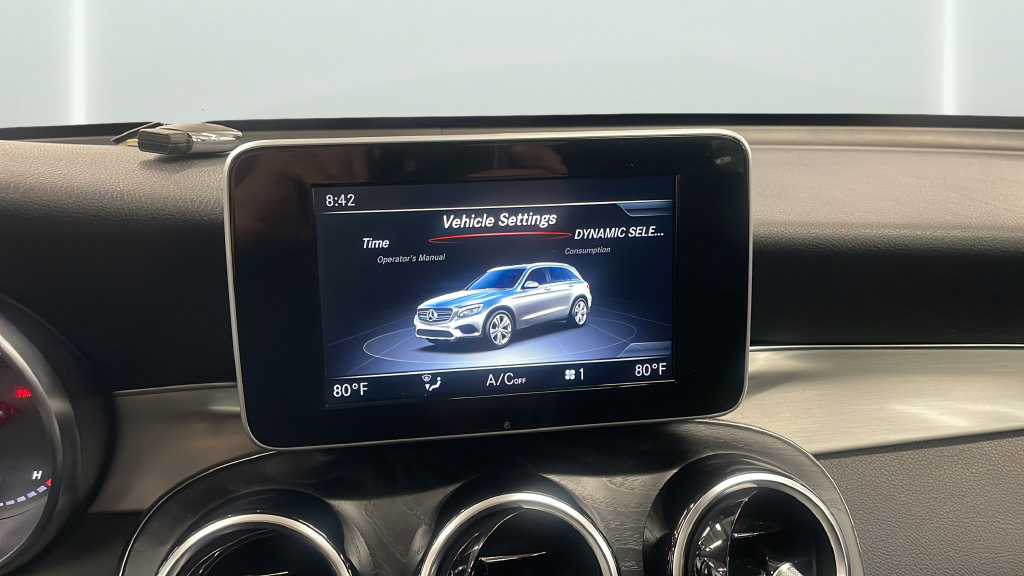 Used 2019 Mercedes-Benz GLC 300 4MATIC image 8