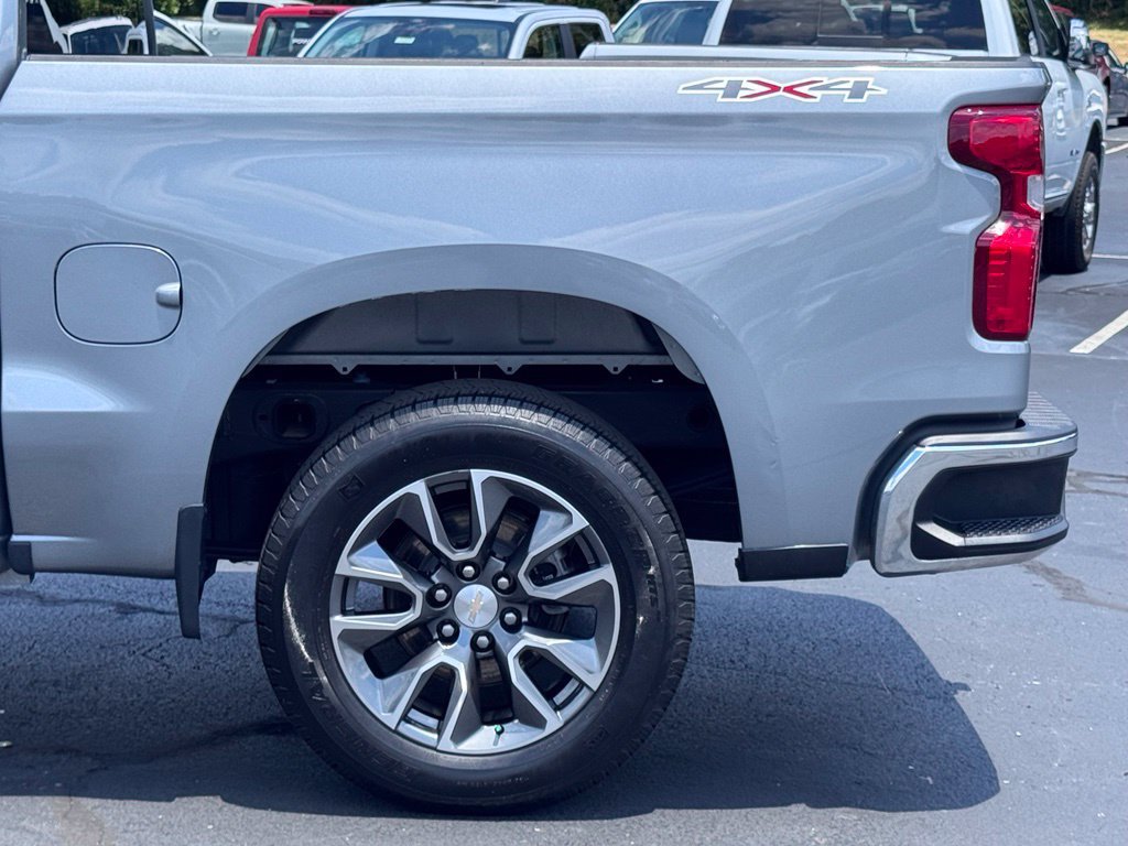 Used 2024 Chevrolet Silverado 1500 LT AWD/4WD image 36