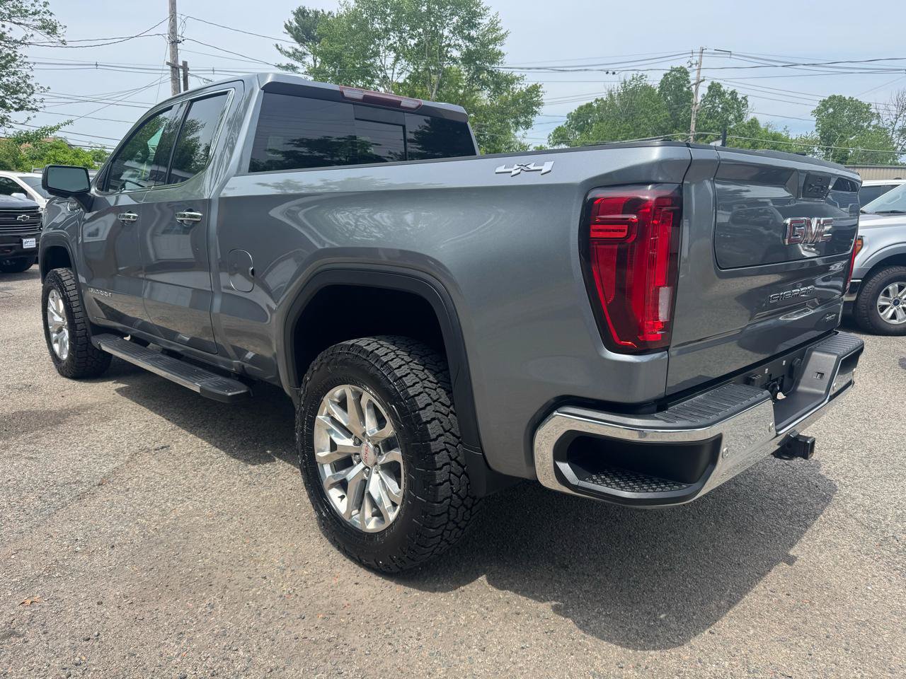 Used 2019 GMC Sierra 1500 SLT w/ SLT Premium Package AWD/4WD image 2