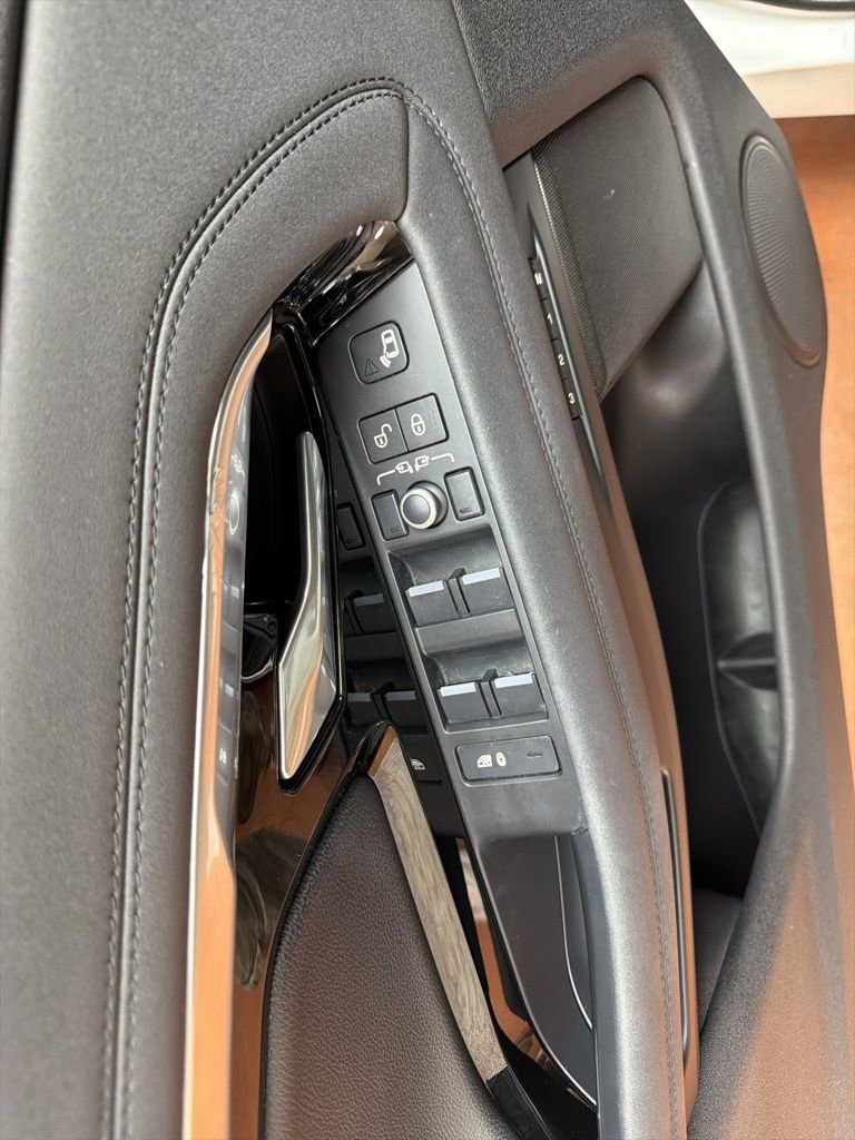 Used 2020 Land Rover Range Rover Evoque SE AWD/4WD image 20