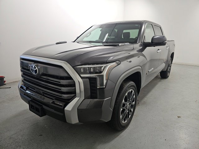 Used 2024 Toyota Tundra Limited AWD/4WD image 3