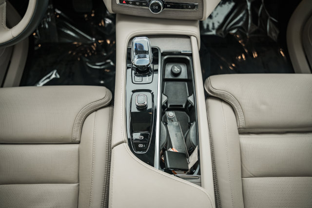 Certified 2024 Volvo XC90 T8 Ultimate w/ Lounge Package AWD/4WD image 26