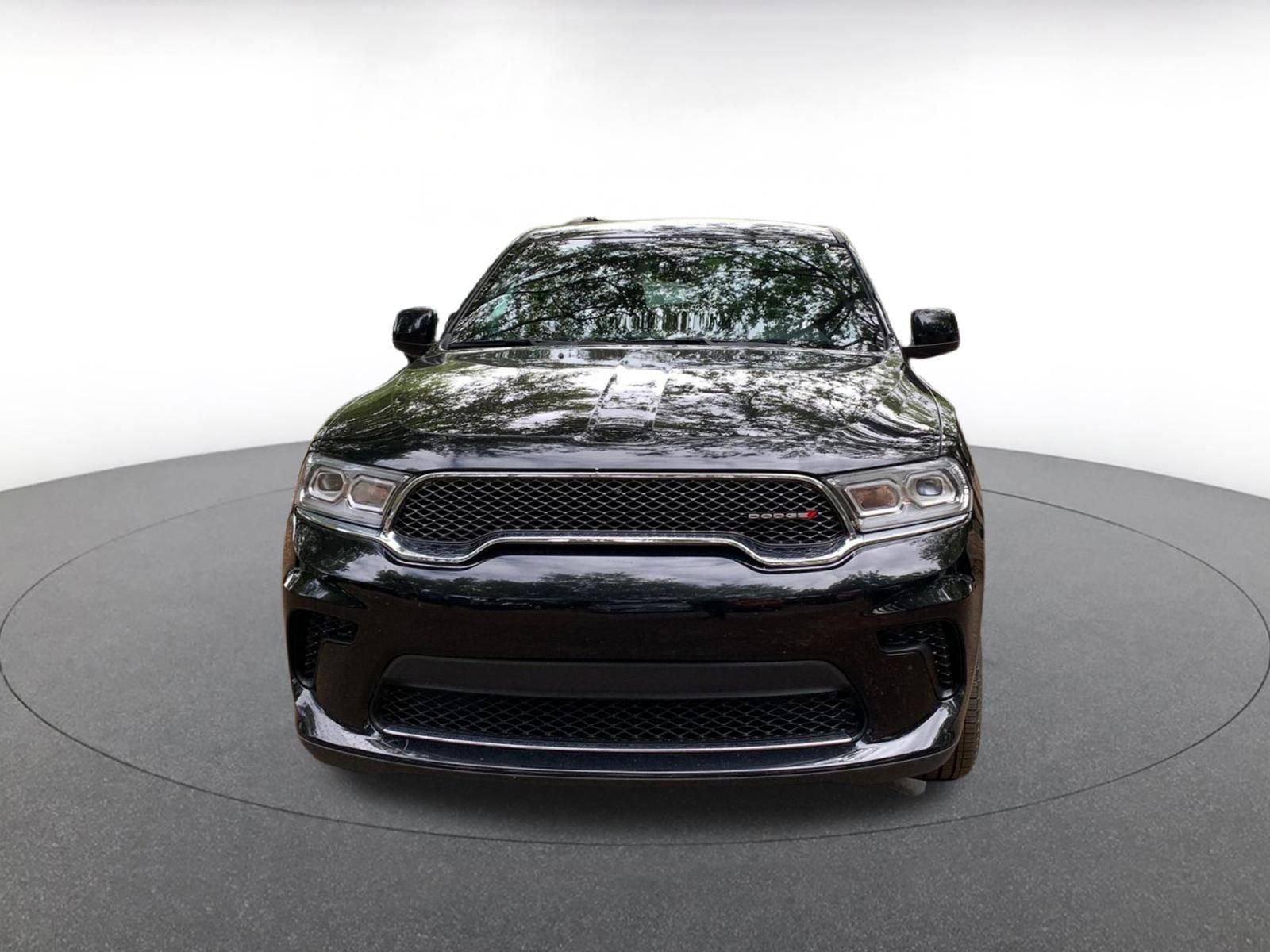 Used 2023 Dodge Durango SXT image 2