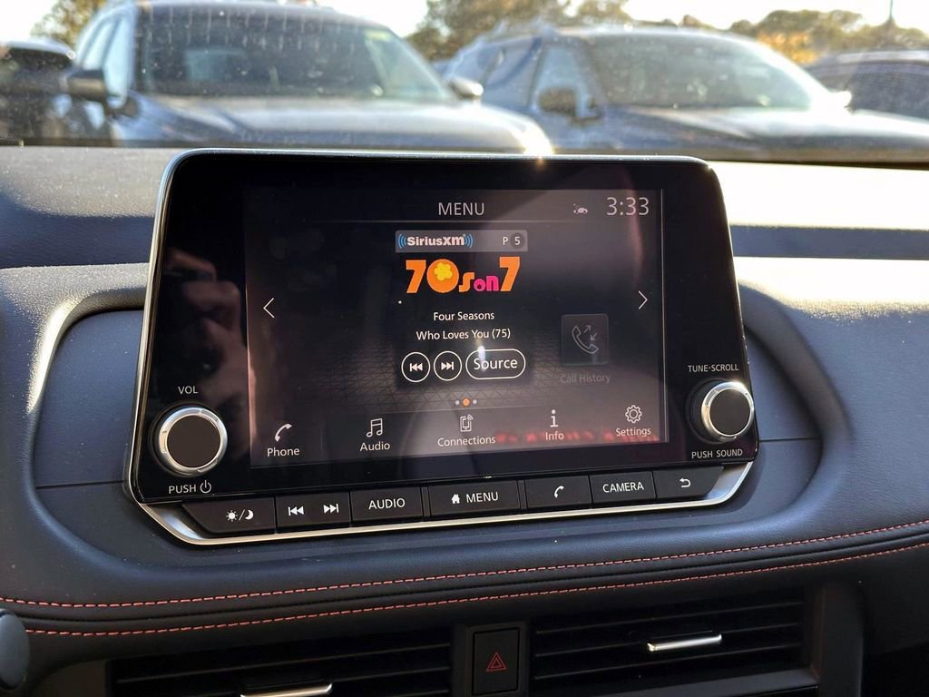 Certified 2025 Nissan Rogue SV image 27