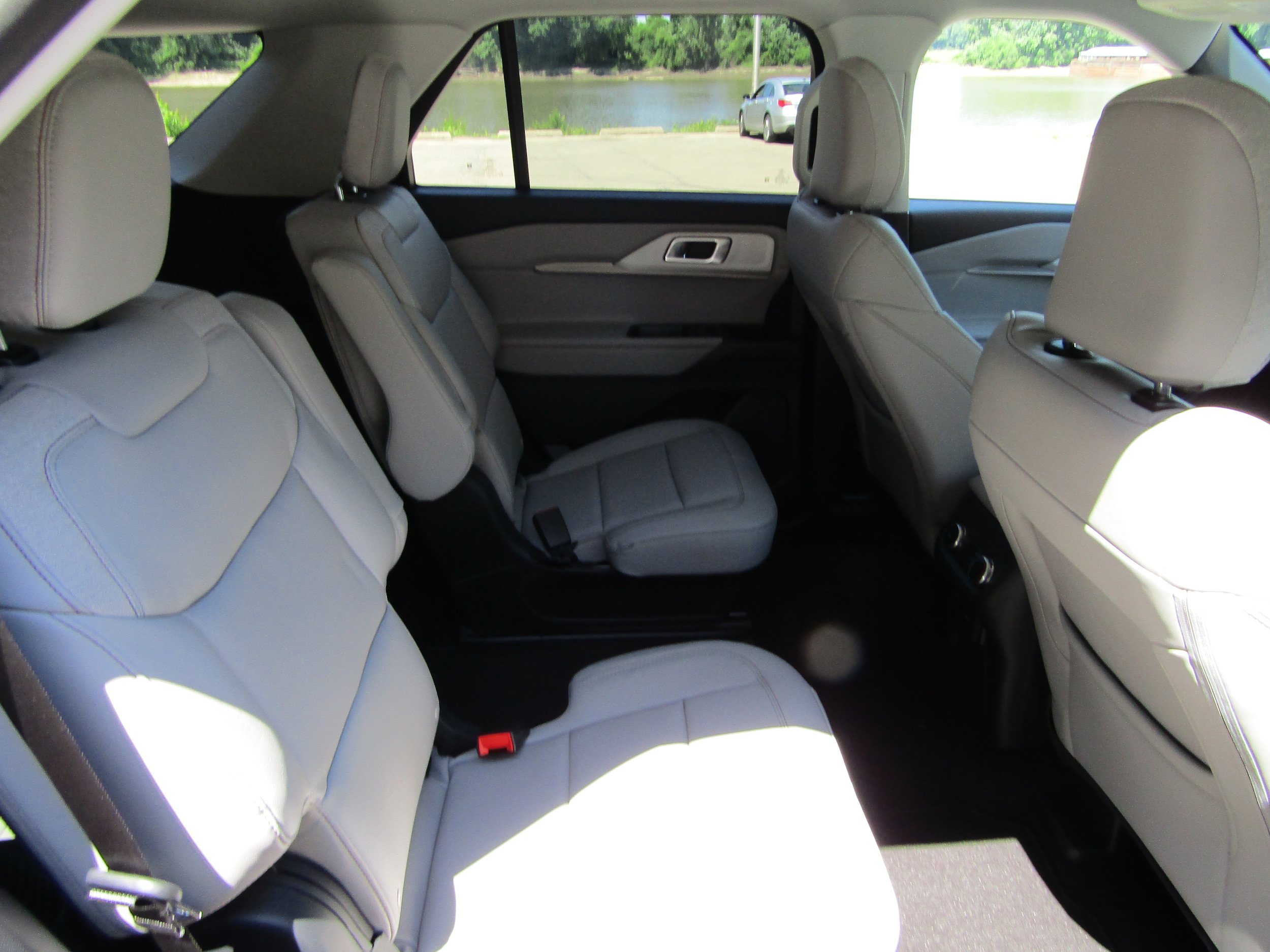New 2026 Ford Explorer Active w/ Active Comfort Package AWD/4WD image 16