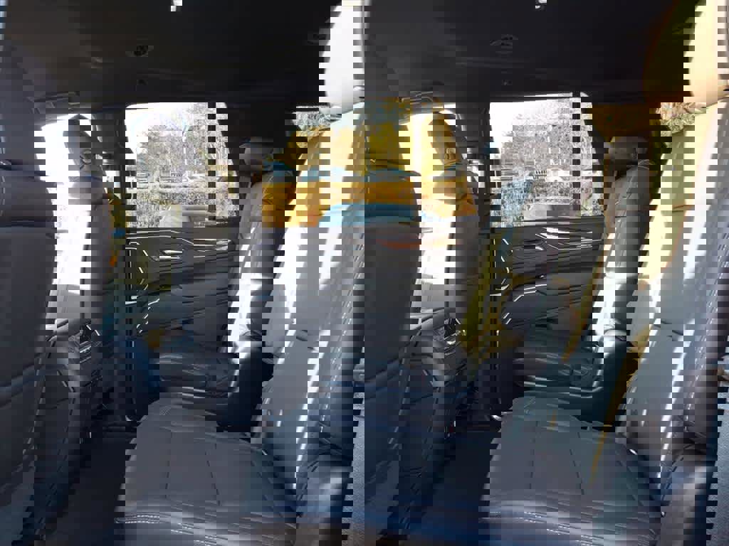 Used 2021 Cadillac Escalade Luxury image 19