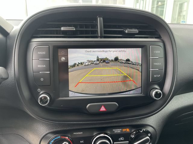 Used 2025 Kia Soul LX w/ LX Technology Package FWD image 23