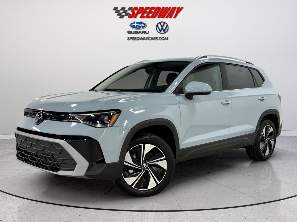 Used 2025 Volkswagen Taos SE image 3