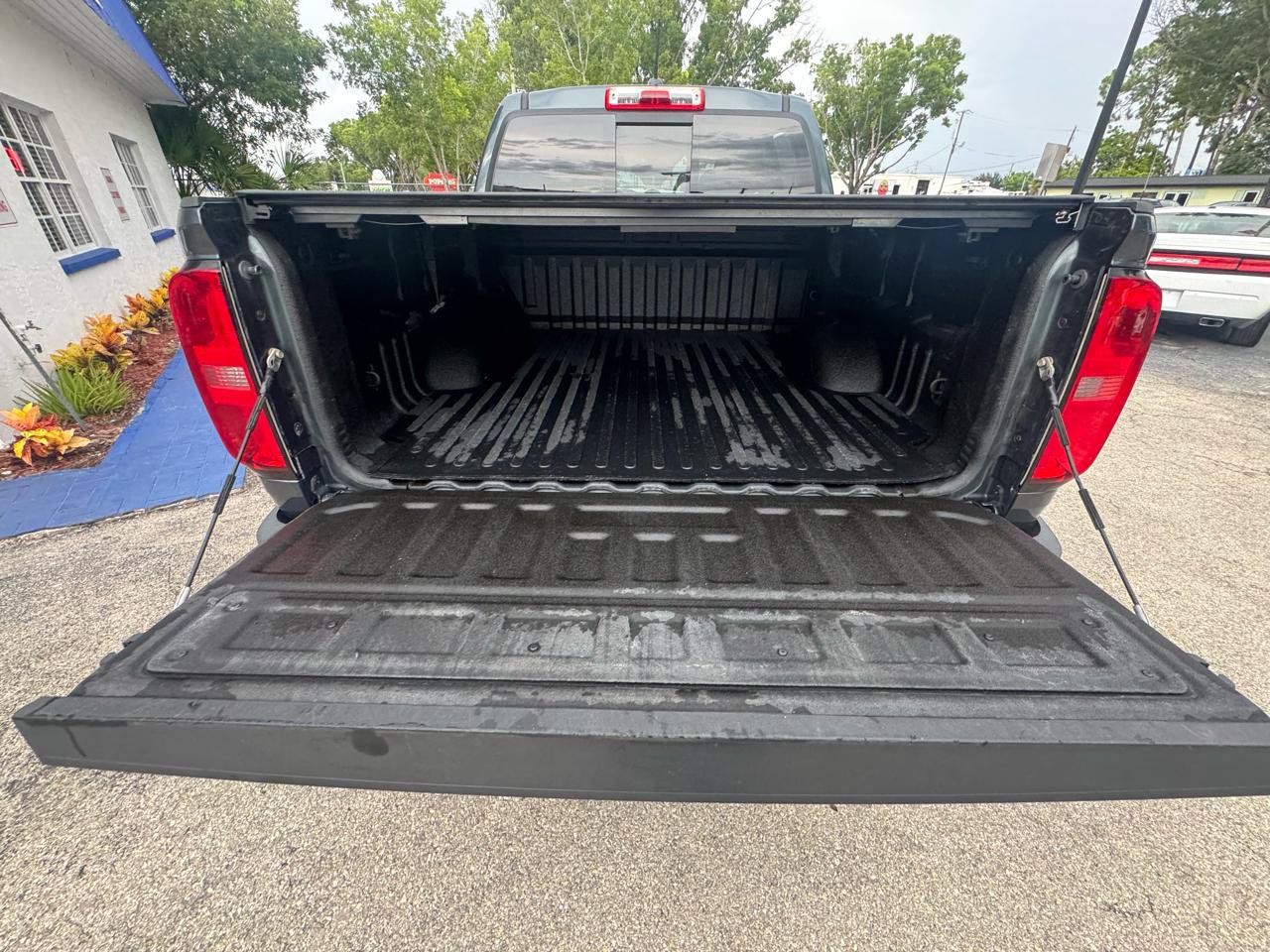 Used 2017 Chevrolet Colorado Z71 AWD/4WD image 11