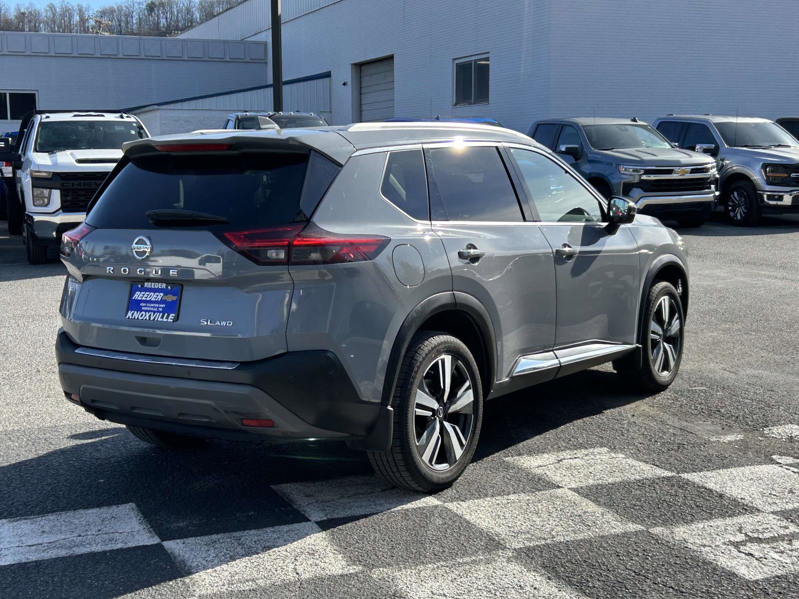 Used 2021 Nissan Rogue SL w/ Premium Package image 3