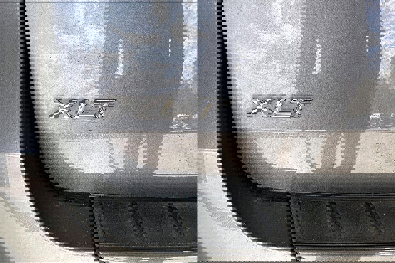 Used 2021 Ford Explorer XLT w/ Equipment Group 202A image 9