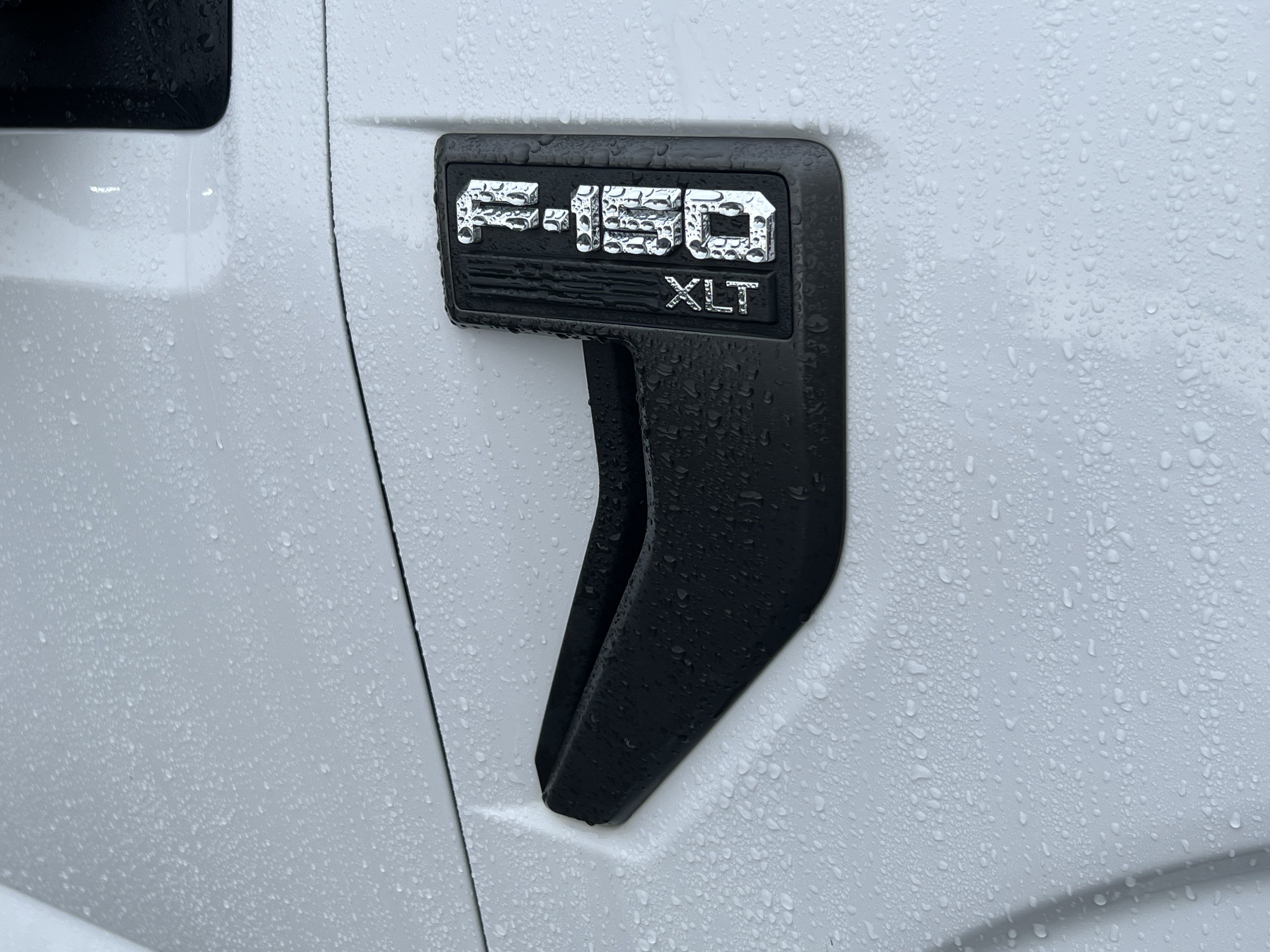 Used 2022 Ford F150 XLT w/ Equipment Group 302A High image 9