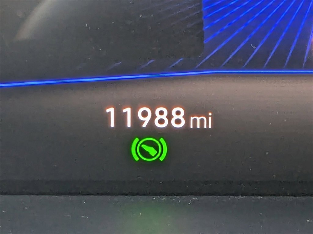 Used 2024 Volkswagen Taos SE image 16