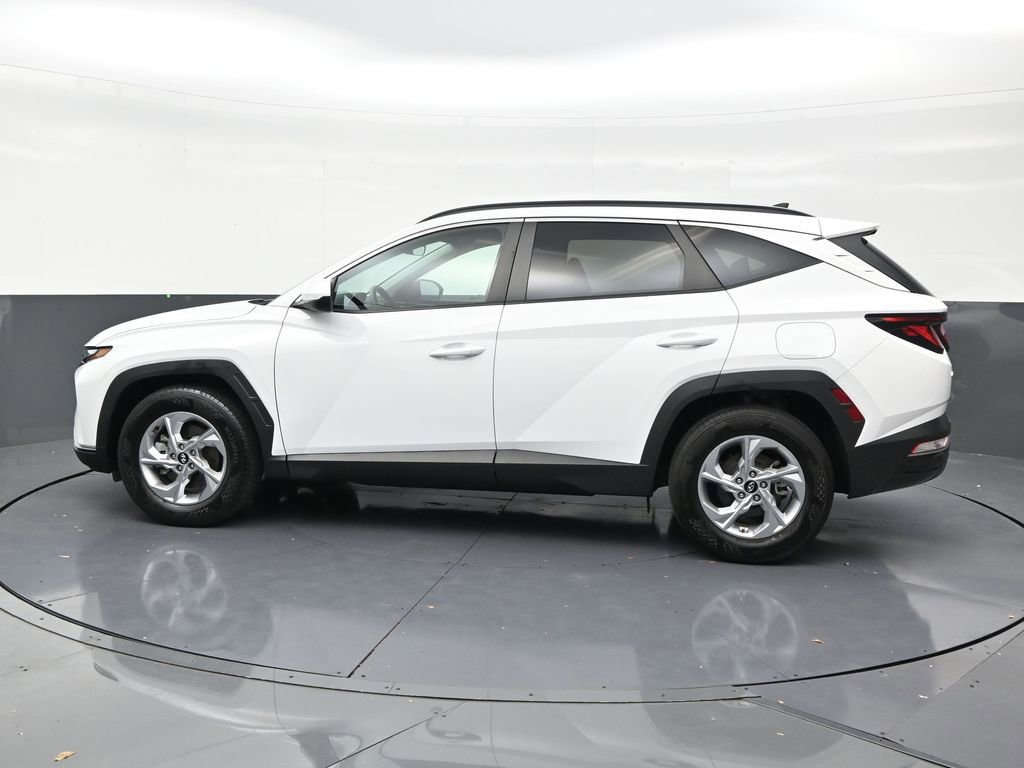 Used 2024 Hyundai Tucson SEL FWD image 2