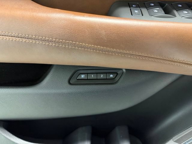 Used 2016 Cadillac Escalade Premium AWD/4WD image 12