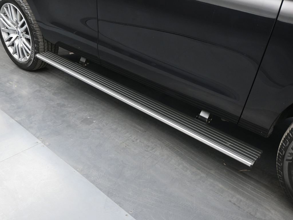 Used 2024 Ford Expedition Limited image 28