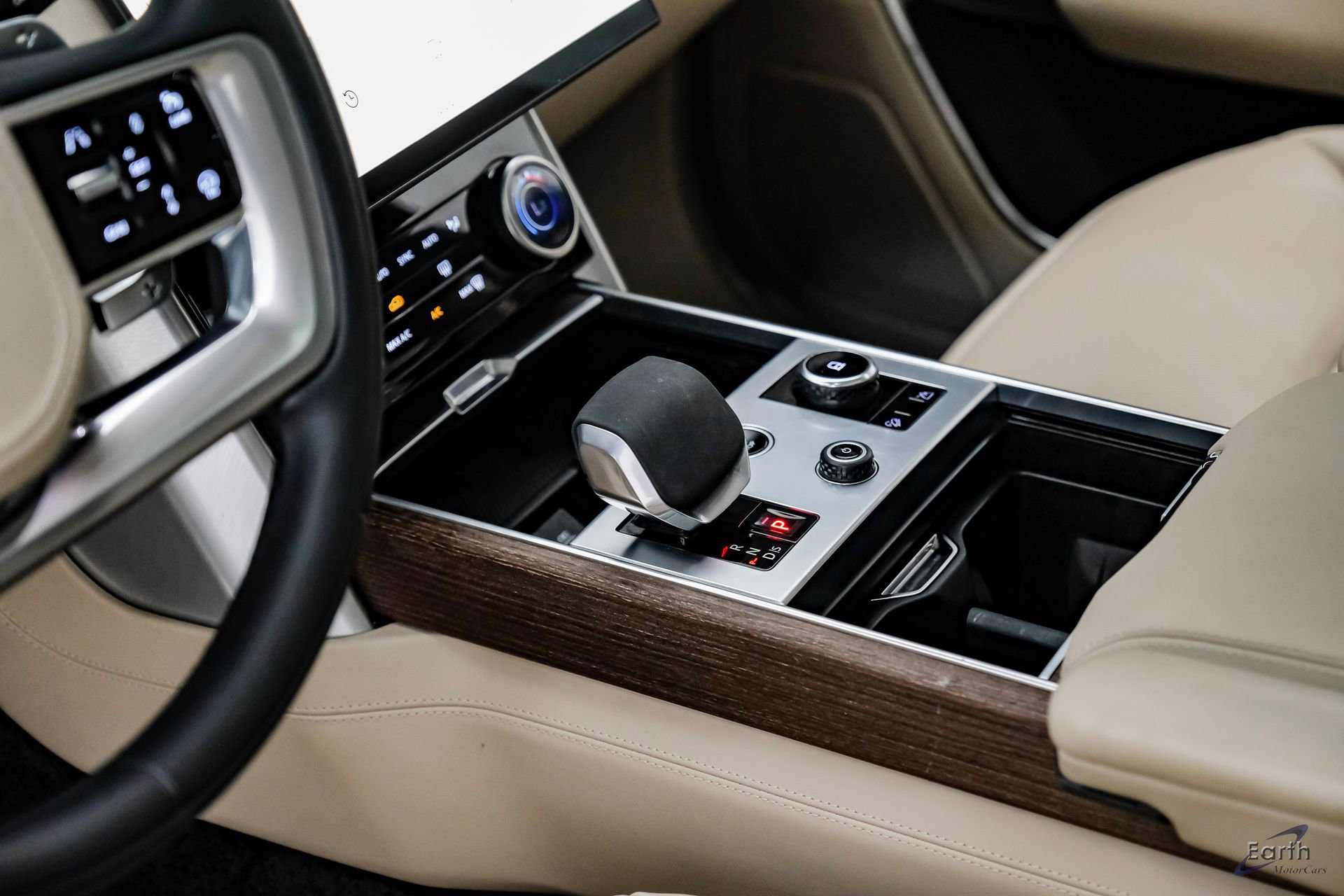 Used 2023 Land Rover Range Rover SE image 52