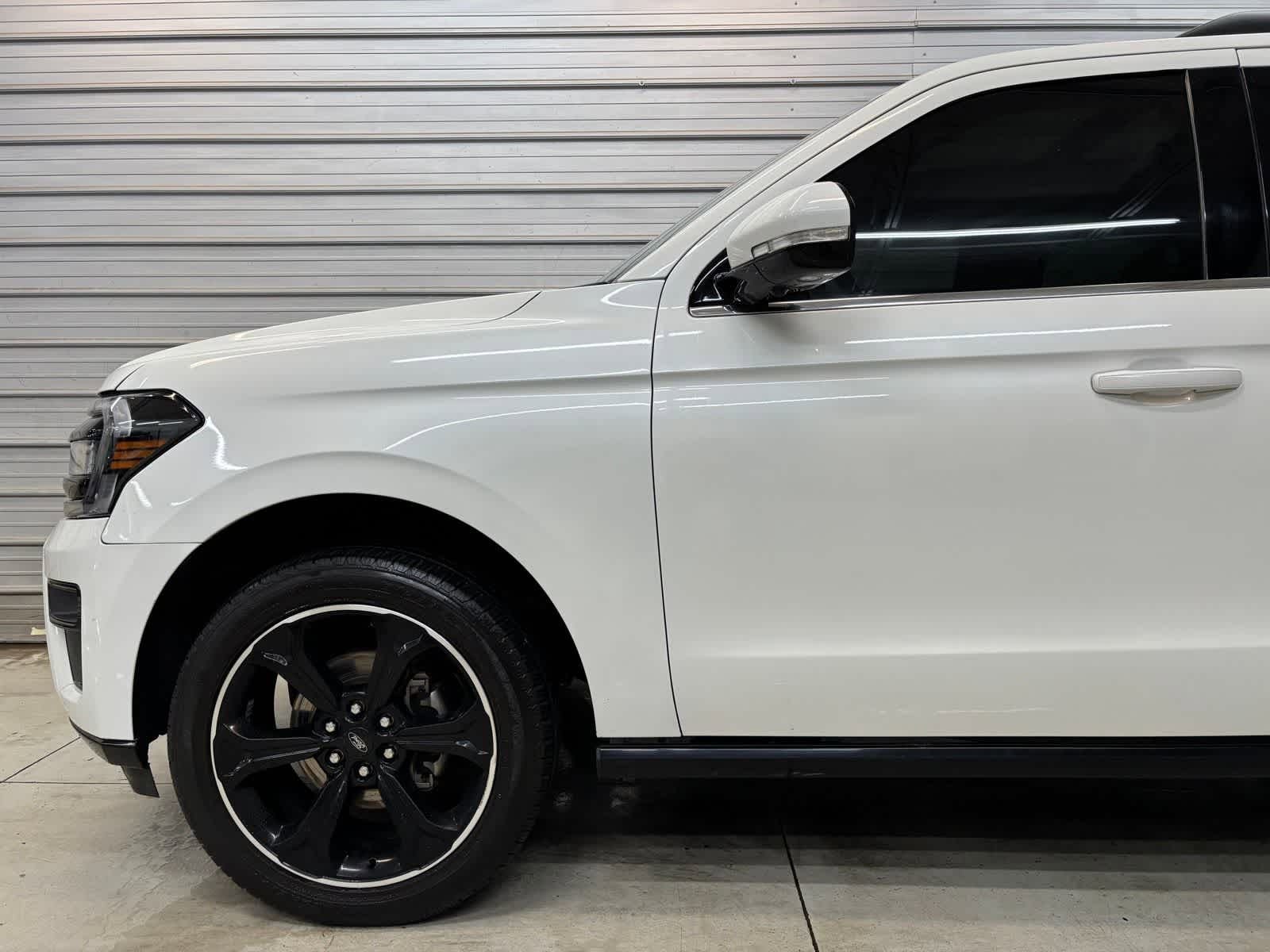 Used 2022 Ford Expedition Max Limited AWD/4WD image 4