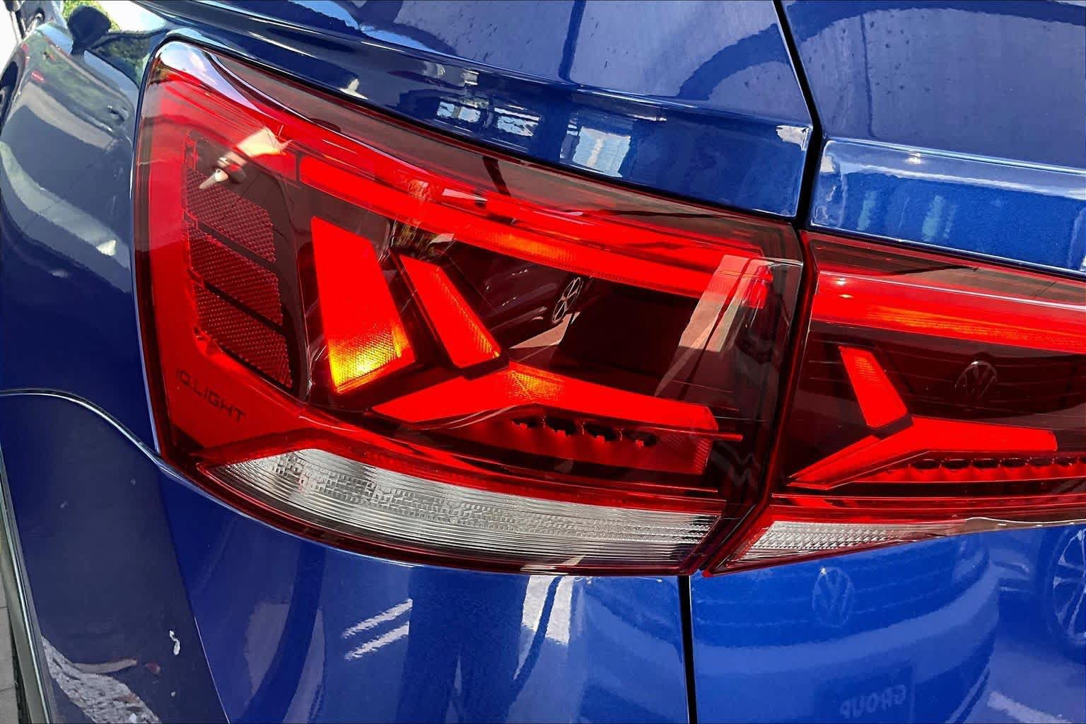 Certified 2023 Volkswagen Taos SE FWD image 29