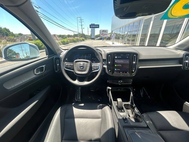Certified 2025 Volvo XC40 B5 Core AWD/4WD image 19