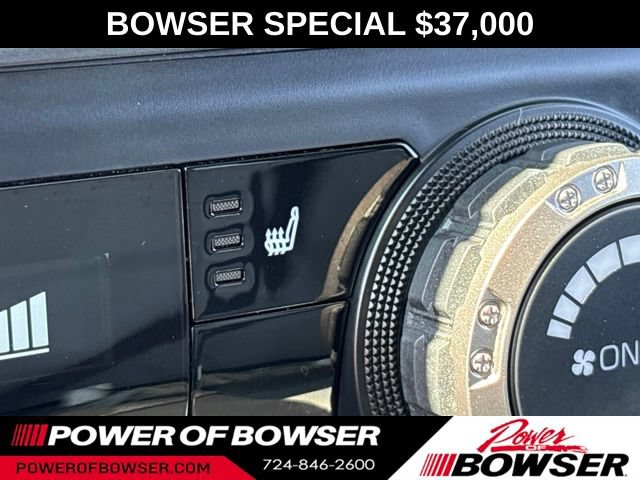 Used 2025 Toyota Tacoma SR5 AWD/4WD image 17
