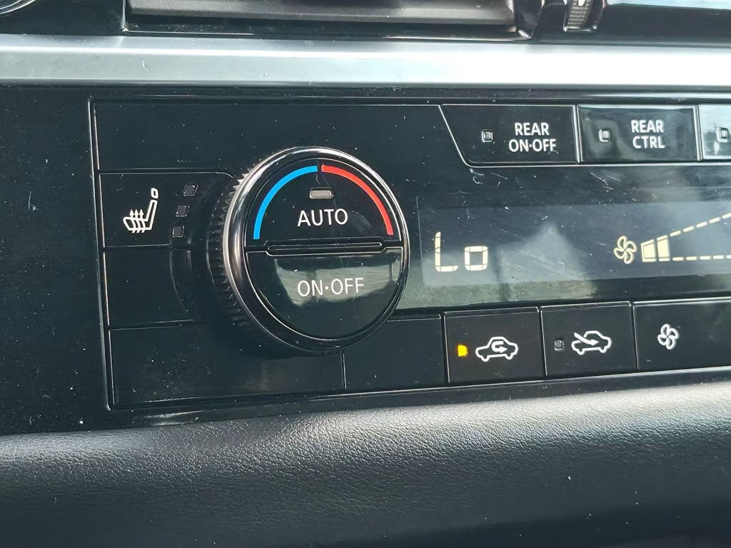 Used 2024 Nissan Pathfinder SV AWD/4WD image 19