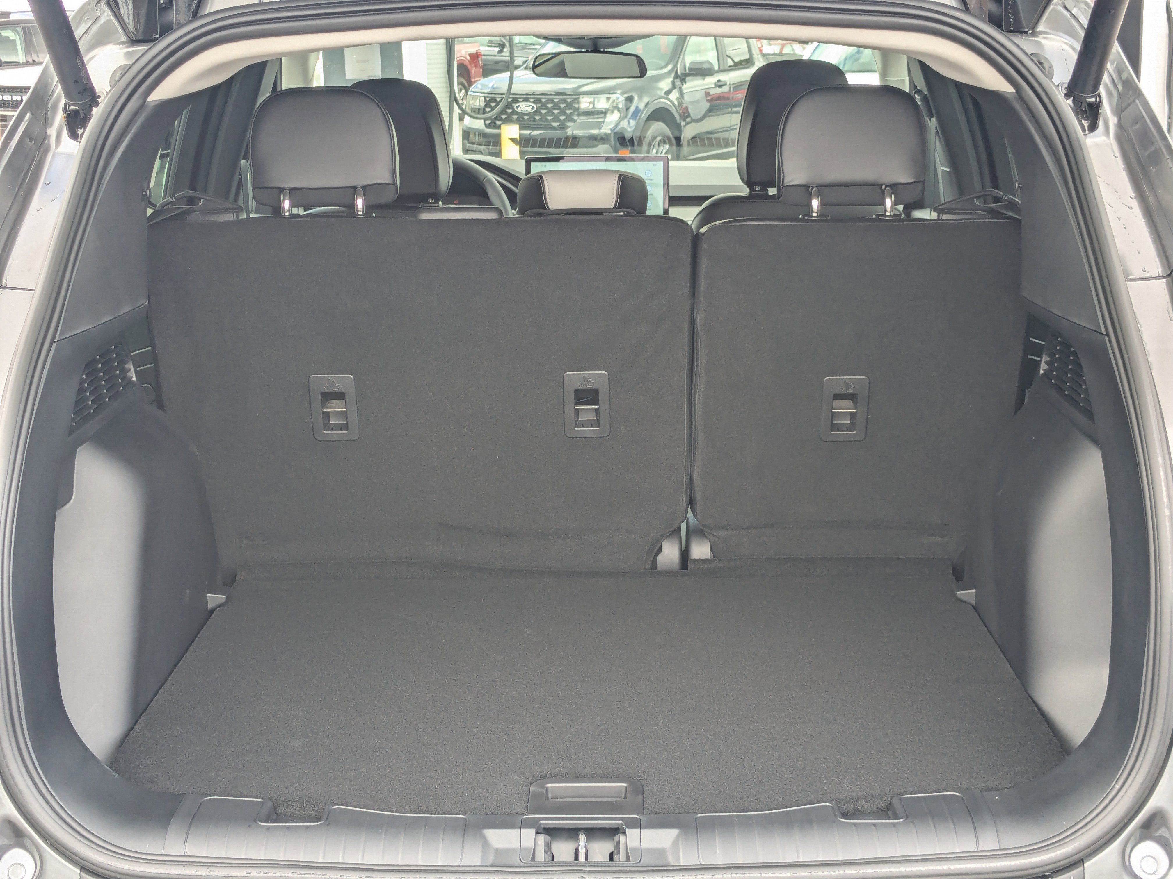 New 2025 Ford Escape SE image 13