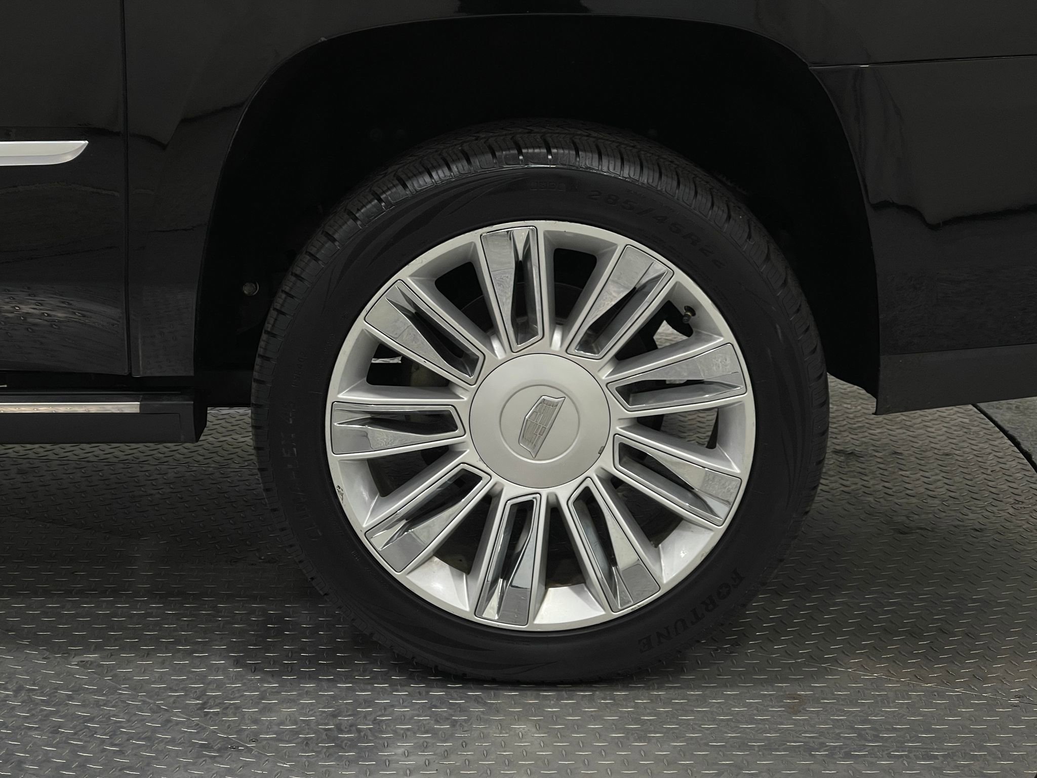 Used 2015 Cadillac Escalade ESV Platinum image 39